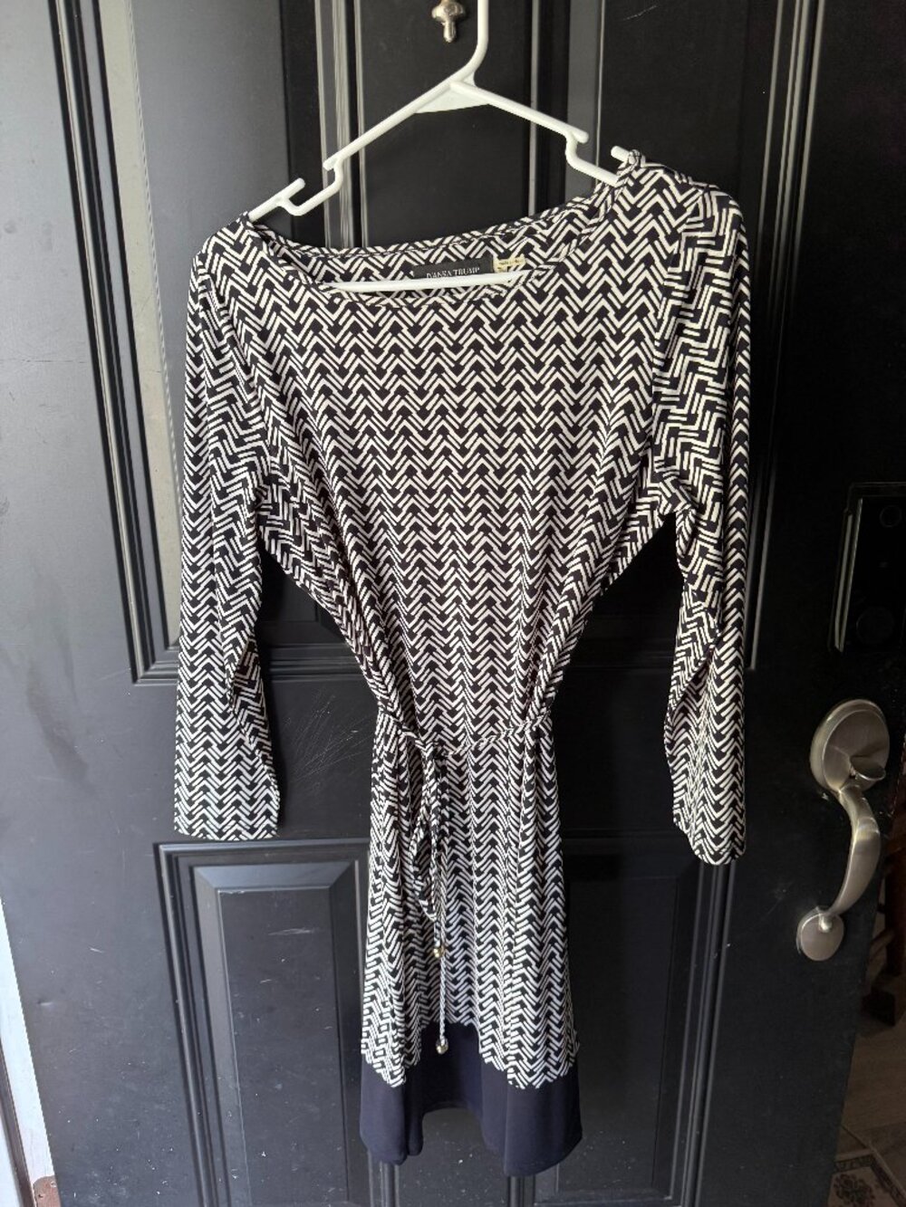 Ivanka Trump Black White Geometric Long Sleeve Dress - RH-2610-007